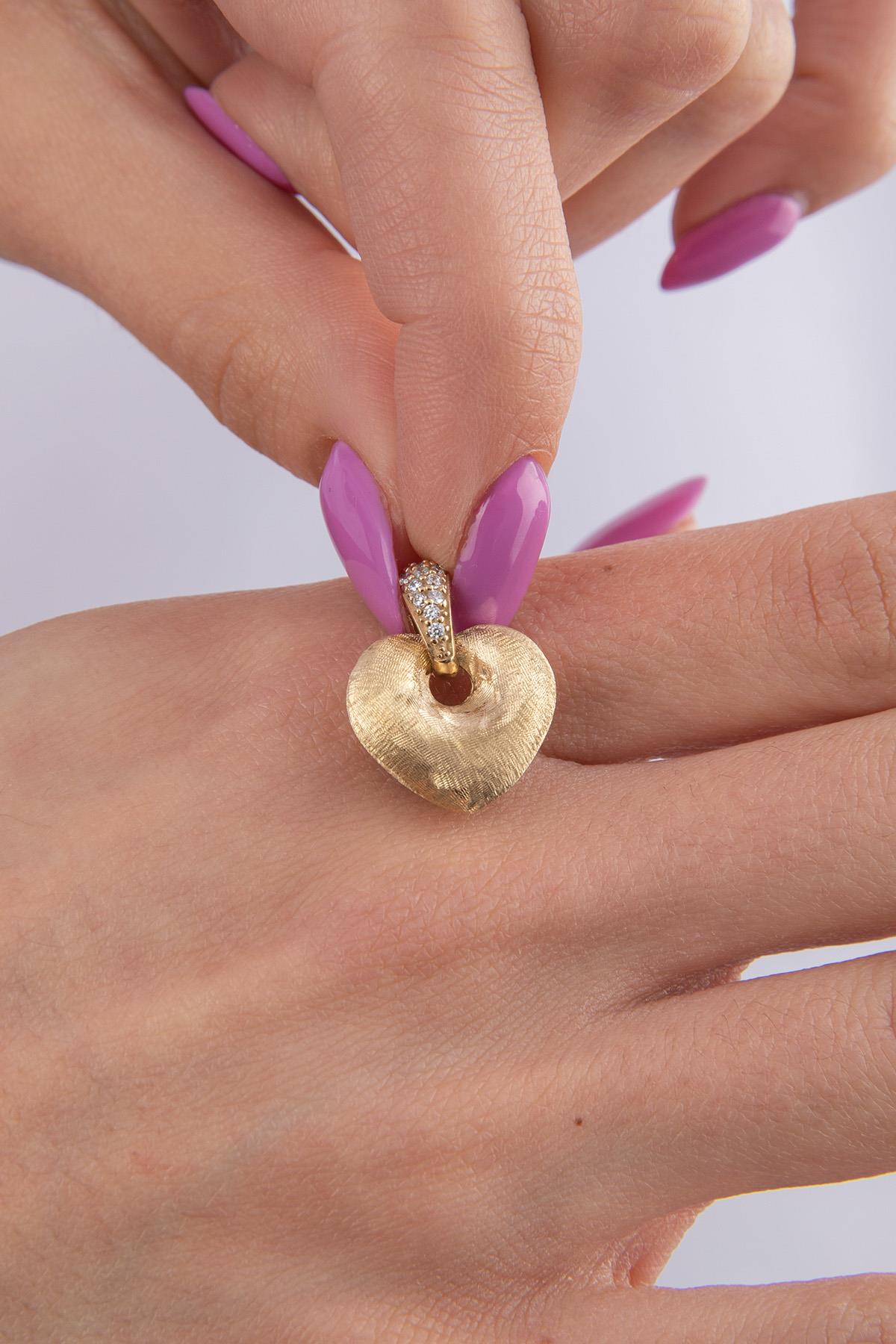 14K Enchanting Heart Pendant
