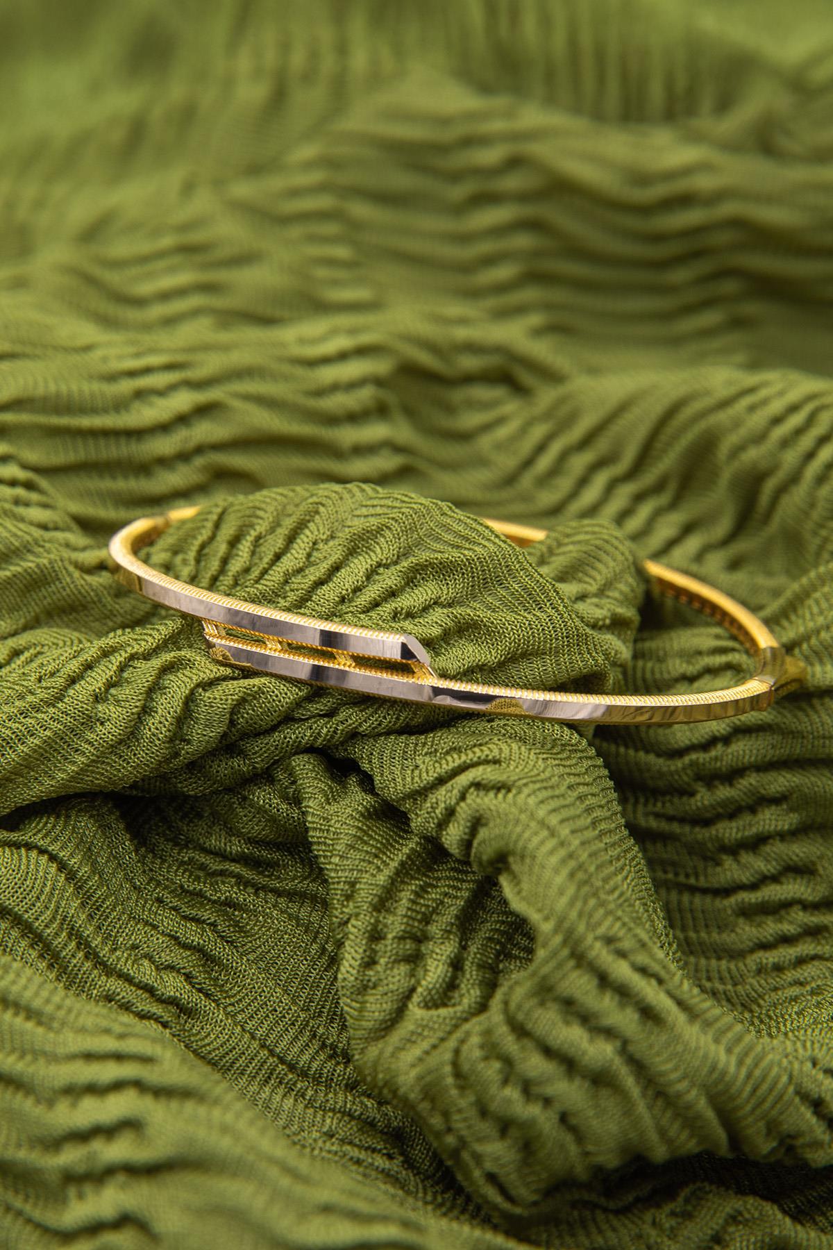 14K Gold 22K Looking Angular Bangle