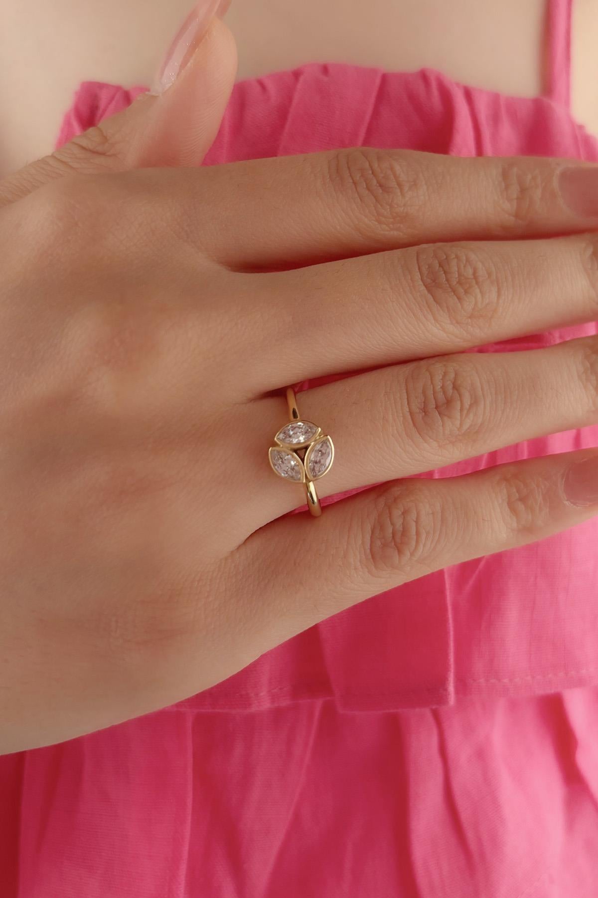14K Gold 3 White Stones Ring