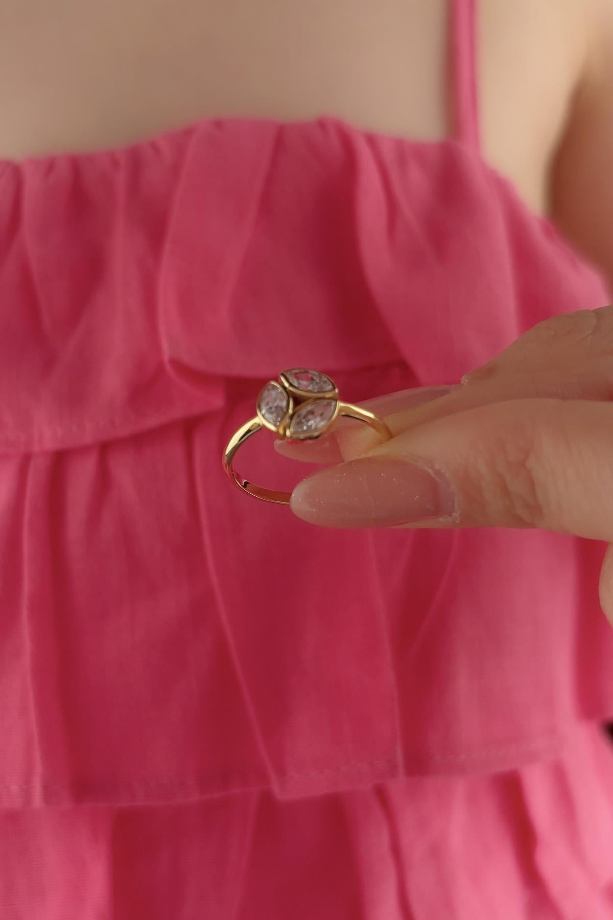 14K Gold 3 White Stones Ring