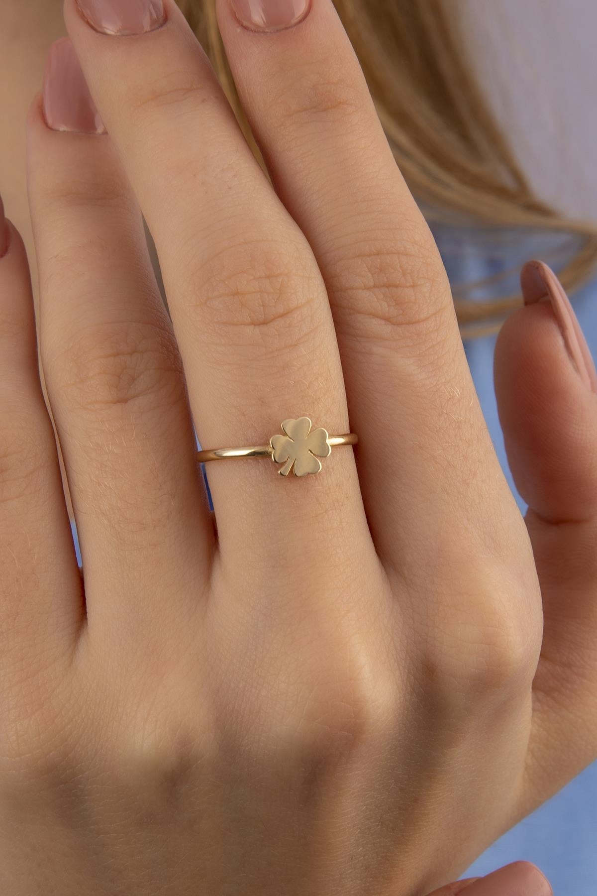14K Gold 4 Leaf Clover Shaped Ring