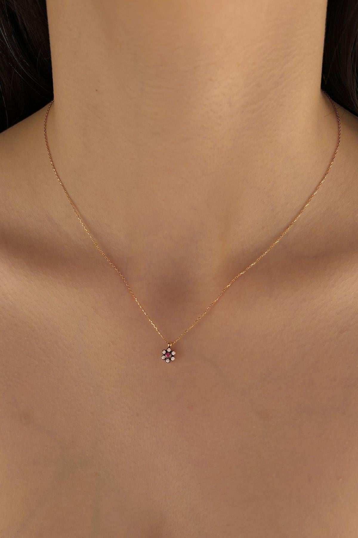 14K Gold Burgundy Stone Daisy Shape Set