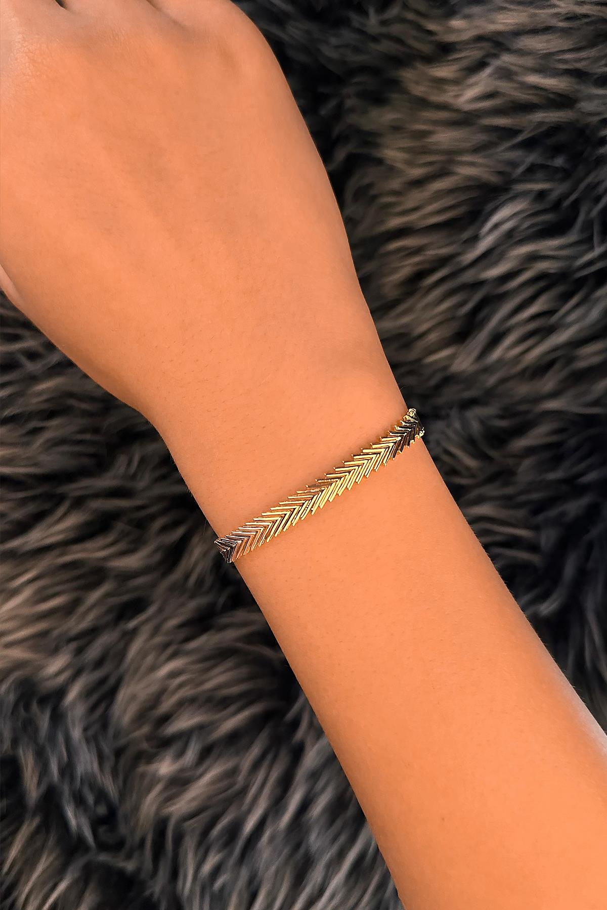 14K Gold Chevron Bracelet