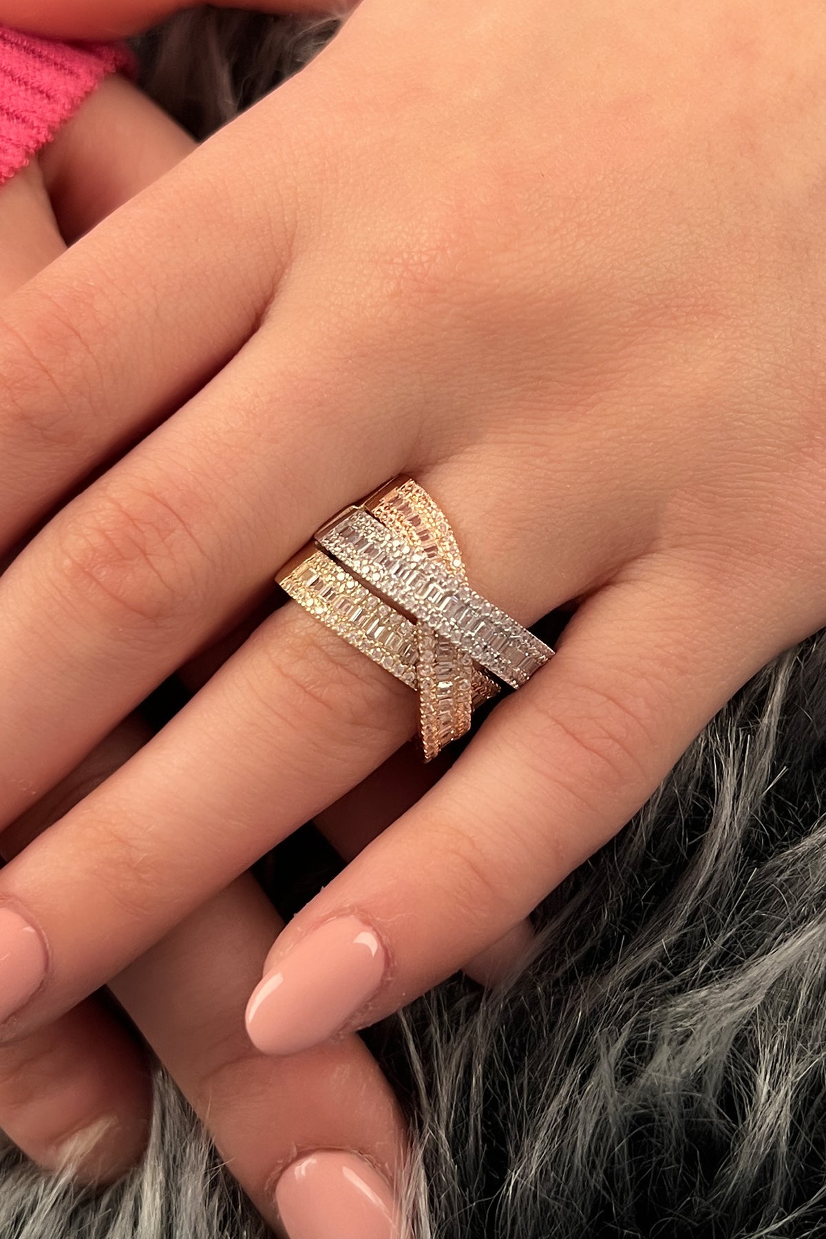 14K Gold Coloured Cross Spiral Gold Ring