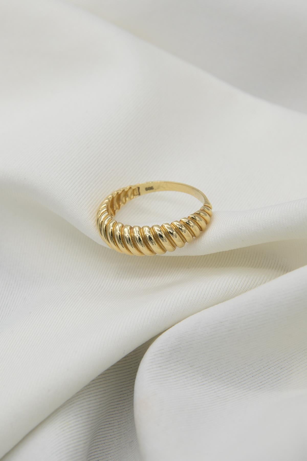 14K Gold Croissant Ring