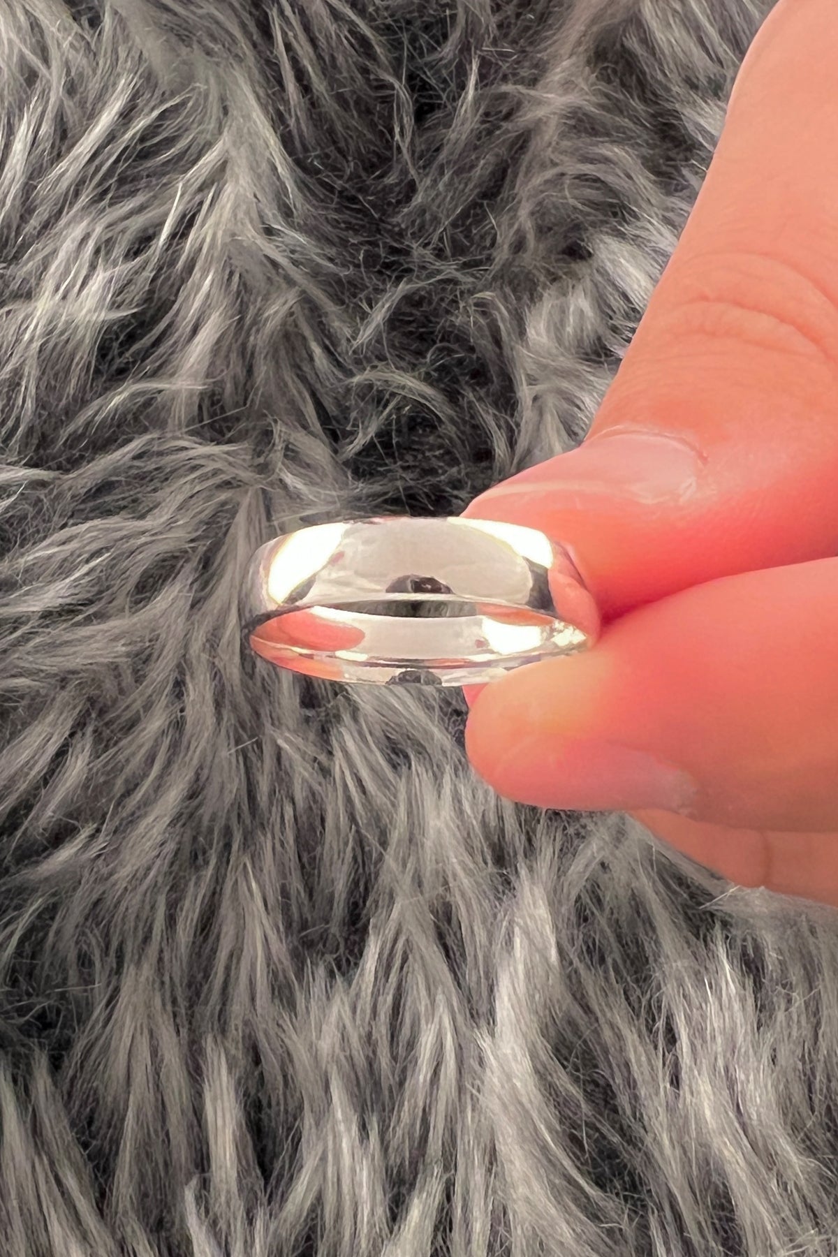 14K Gold D Shape Man Wedding Ring 0.196 inch