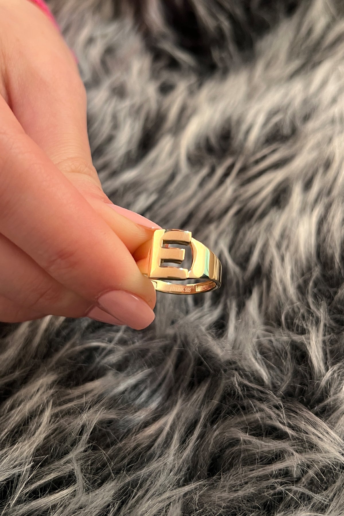14k Gold E Initial Ring
