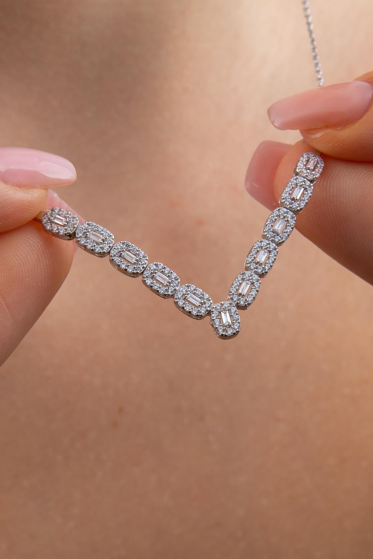 14K Gold Elegant Baguette Stone Necklace