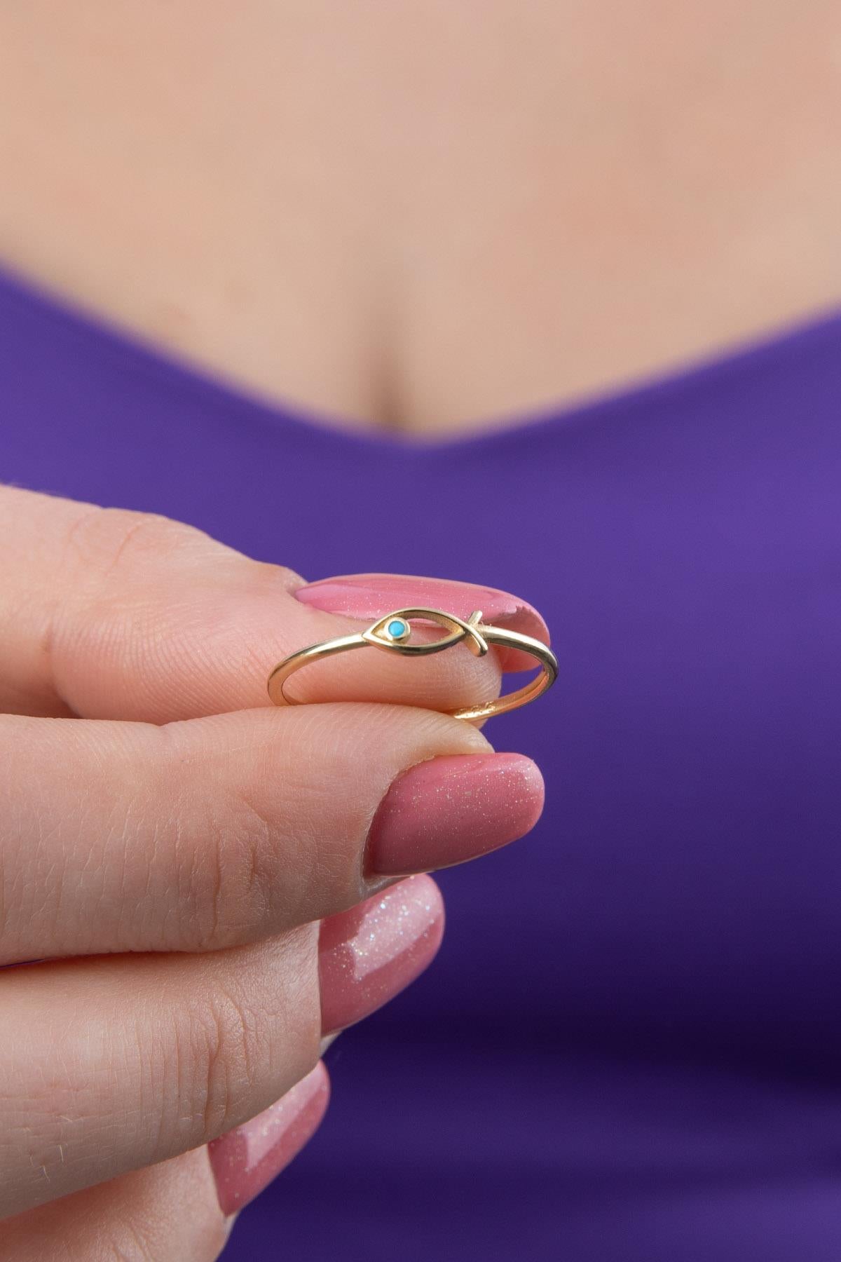 14K Gold Fish Shaped Ring With Small Turquoise Stone