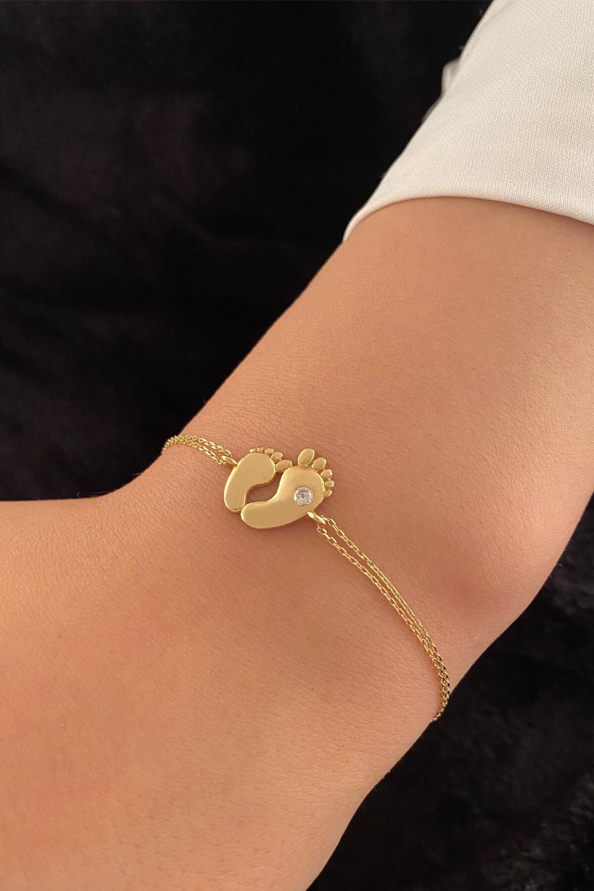 14K Gold Footprint Shape Bracelet