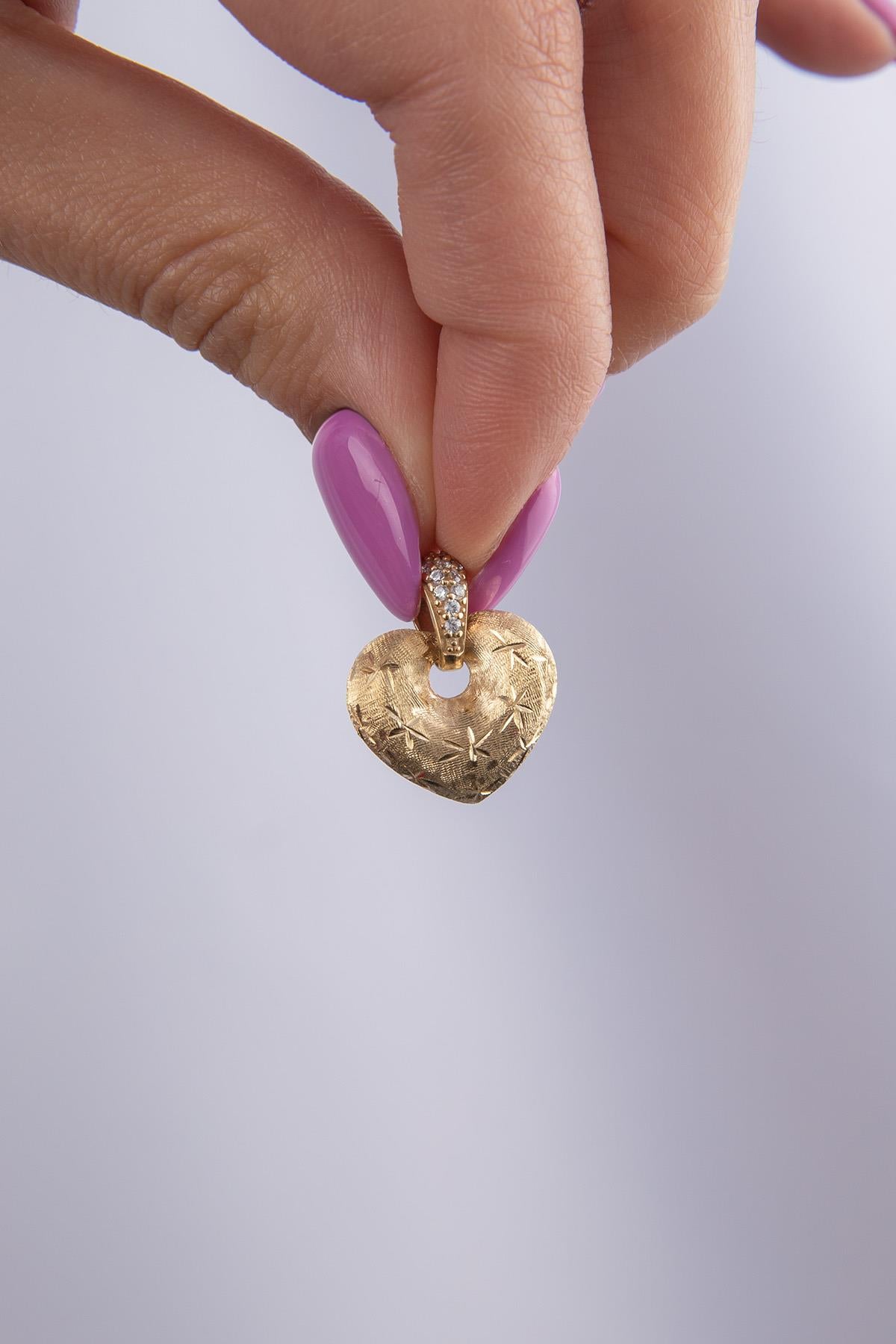 14K Gold Glowing Heart Pendant
