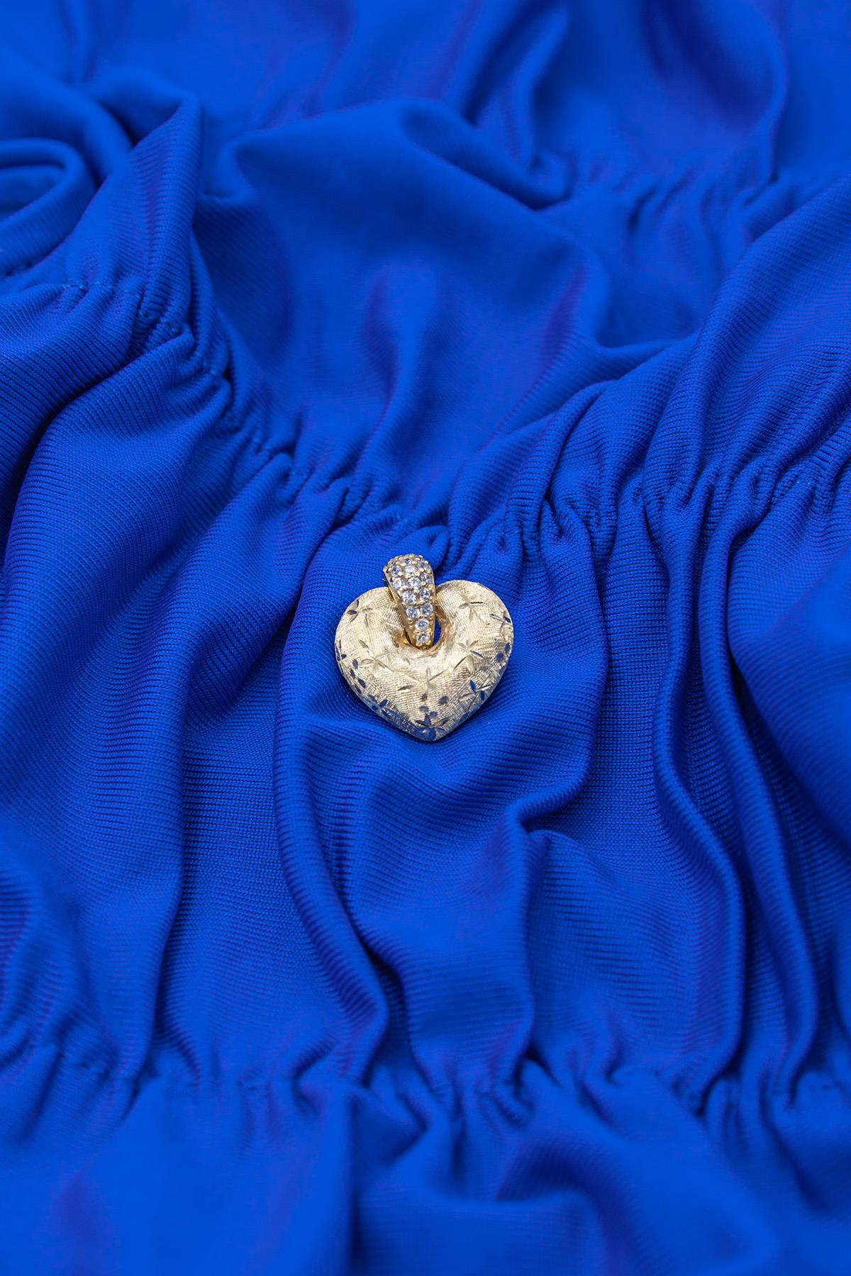 14K Gold Glowing Heart Pendant