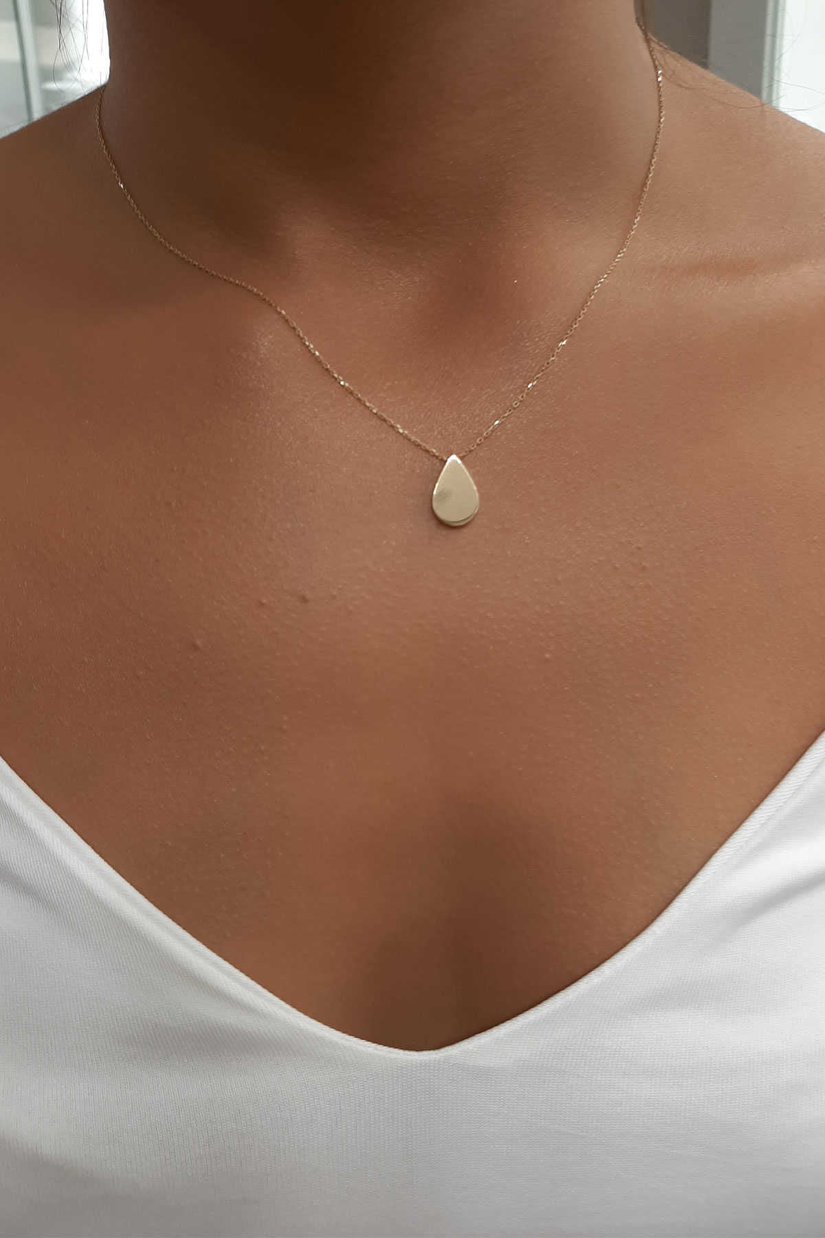 14K Gold Medium Teardrop Shape Necklace