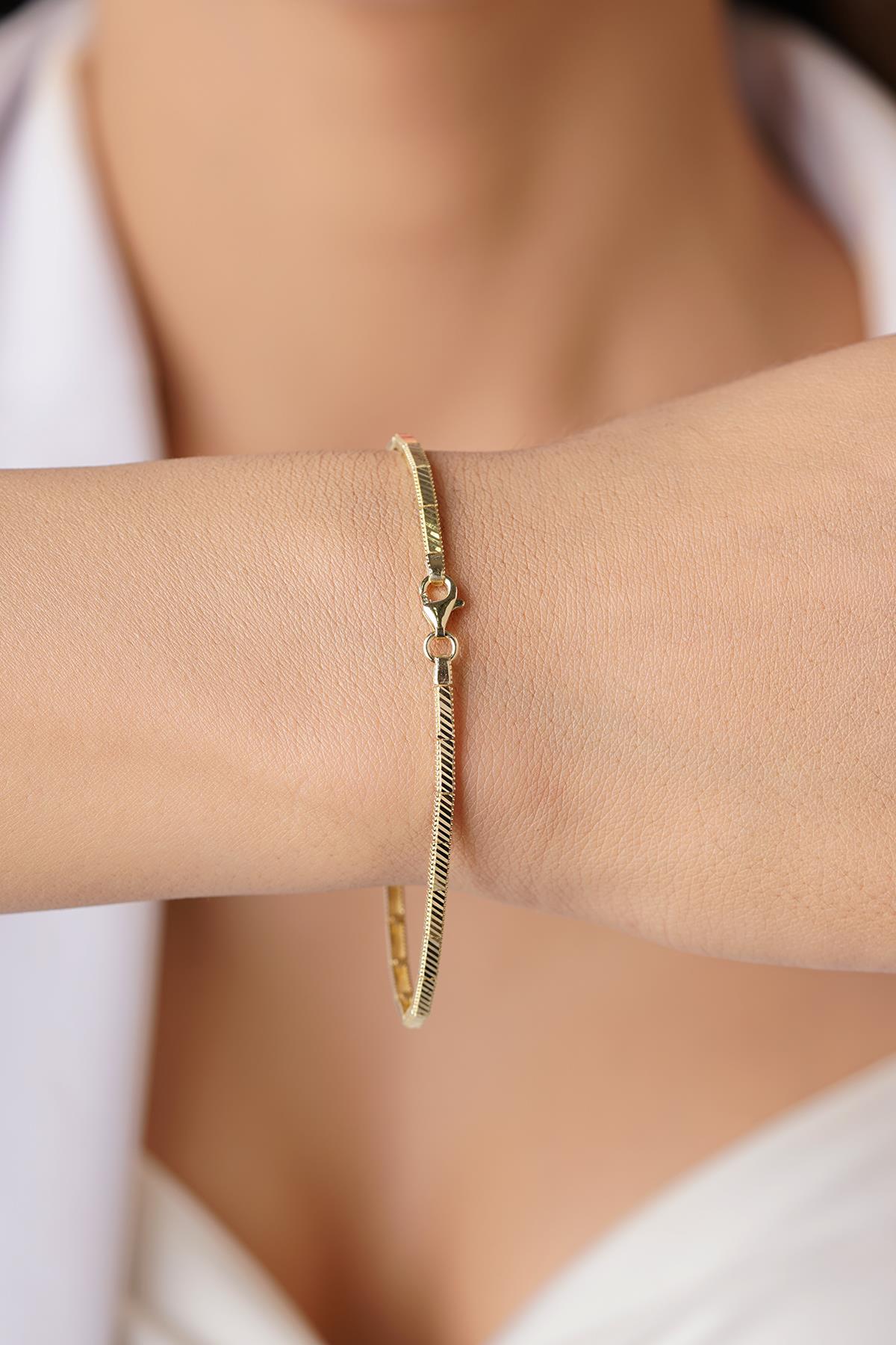 14K Gold Pen-Carved Ajda Bracelet