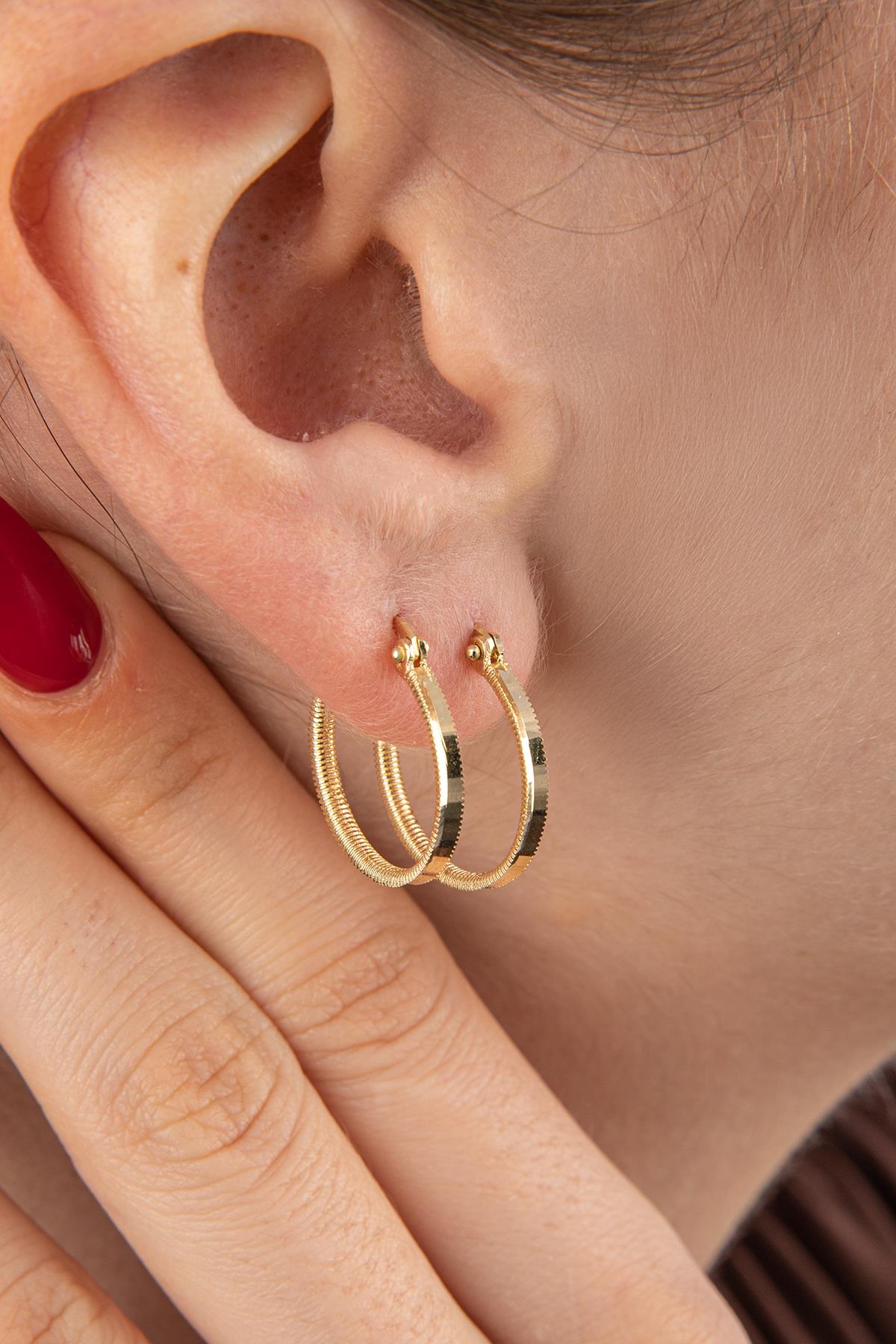 14K Gold Shiny Hoop Earrings