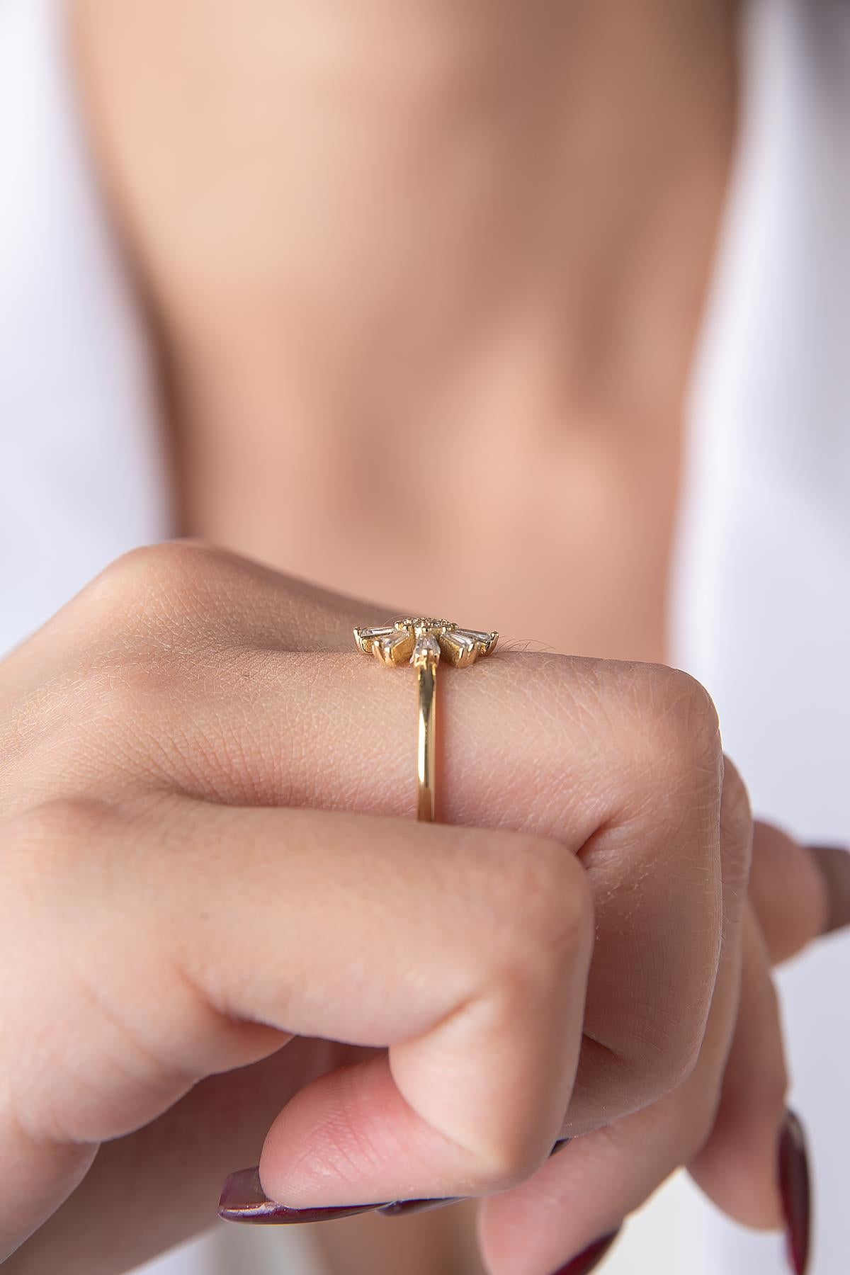 14K Gold Stone Flower Ring
