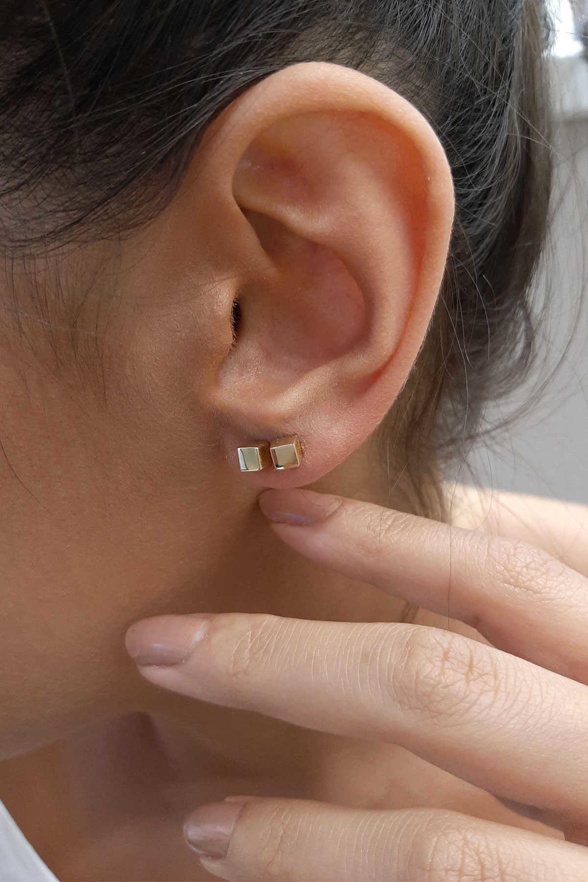 14K Gold Cube Stud Earrings