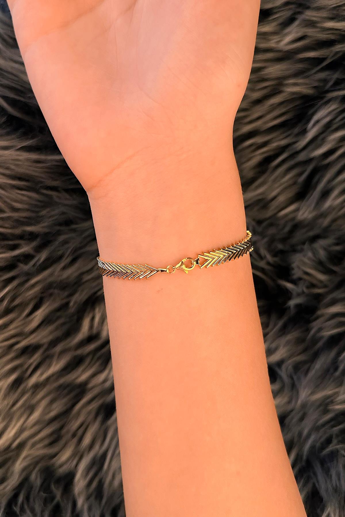 14K Gold Thin Chevron Bracelet