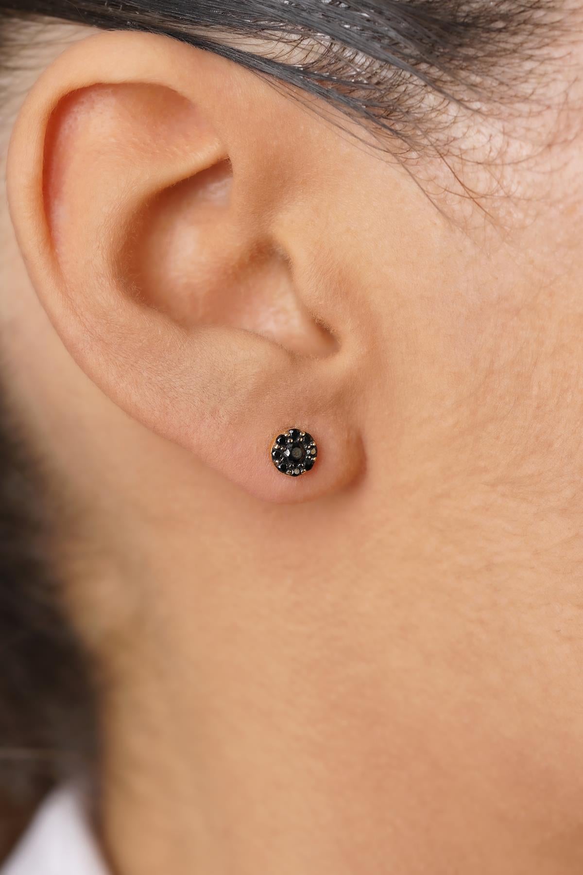 14ct Gold Daisy Earrings with Black Onyx