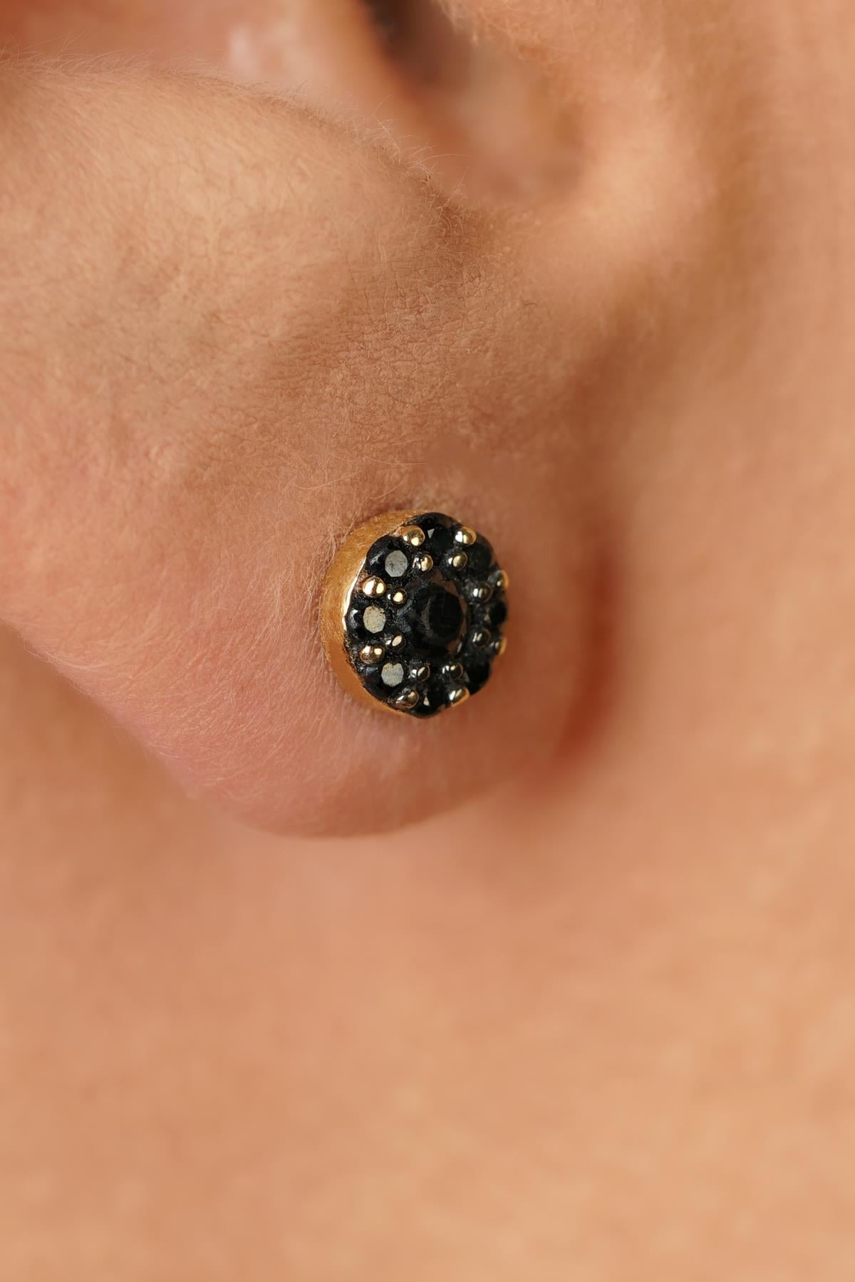 14ct Gold Daisy Earrings with Black Onyx
