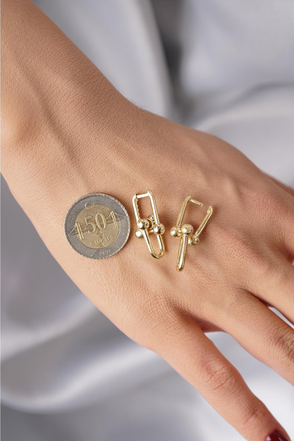 14ct Gold Dangle Bead Paperclip Earrings