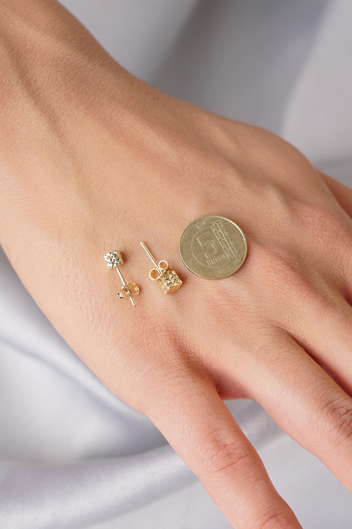 14ct Gold Diamond-Cut Box Stud Earrings