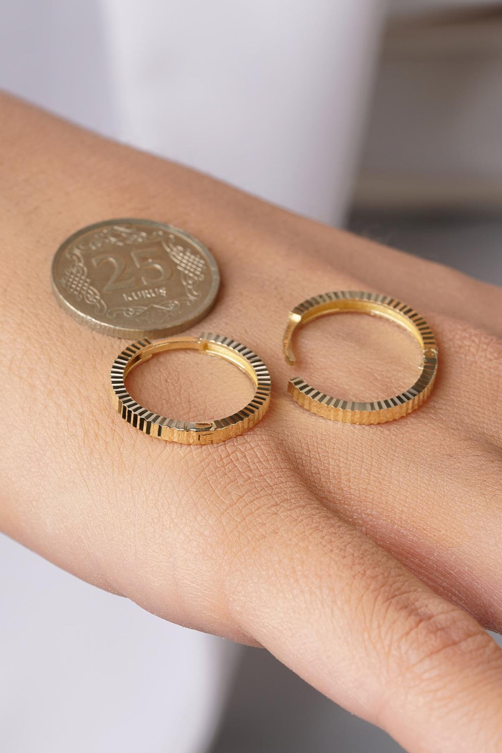 14ct Gold Medium Sparkle Hoop Earrings