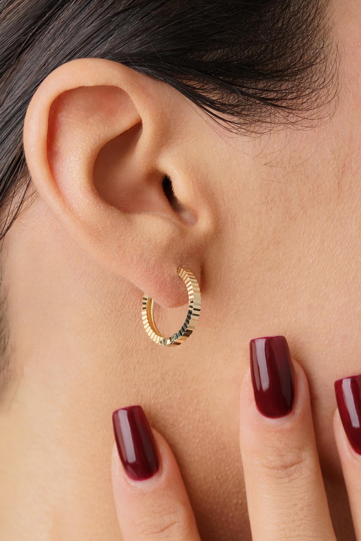 14ct Gold Midi Diamond-Cut Hoop Earrings