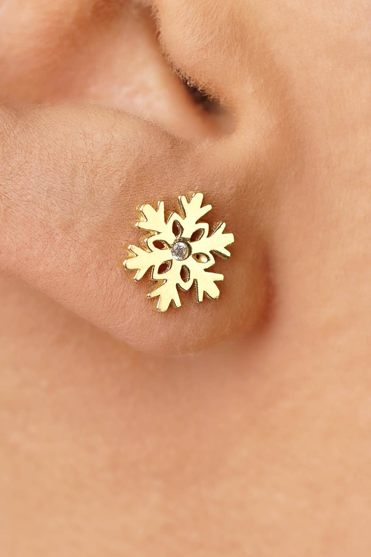 14ct Gold Snowflake Studs with Solitaire