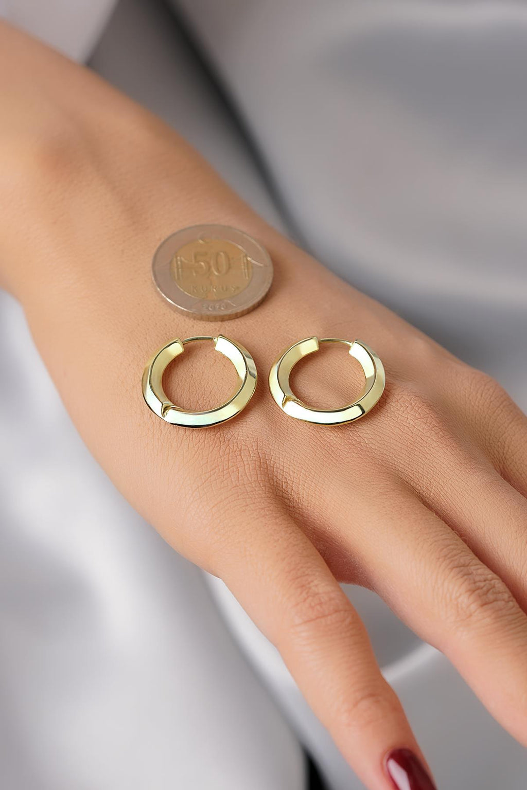 14ct Gold Symmetrical Cut Hoop Earrings