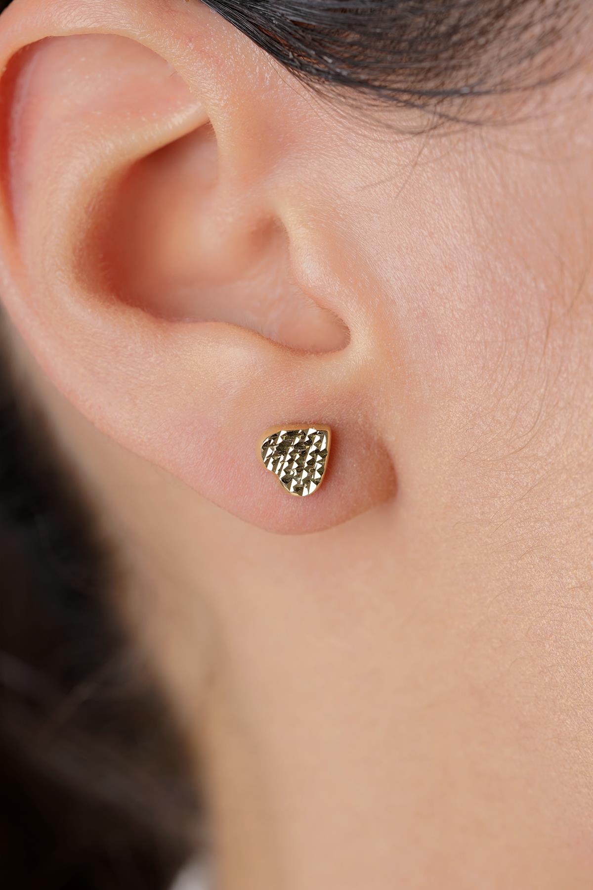 14ct Gold Textured Heart Stud Earrings