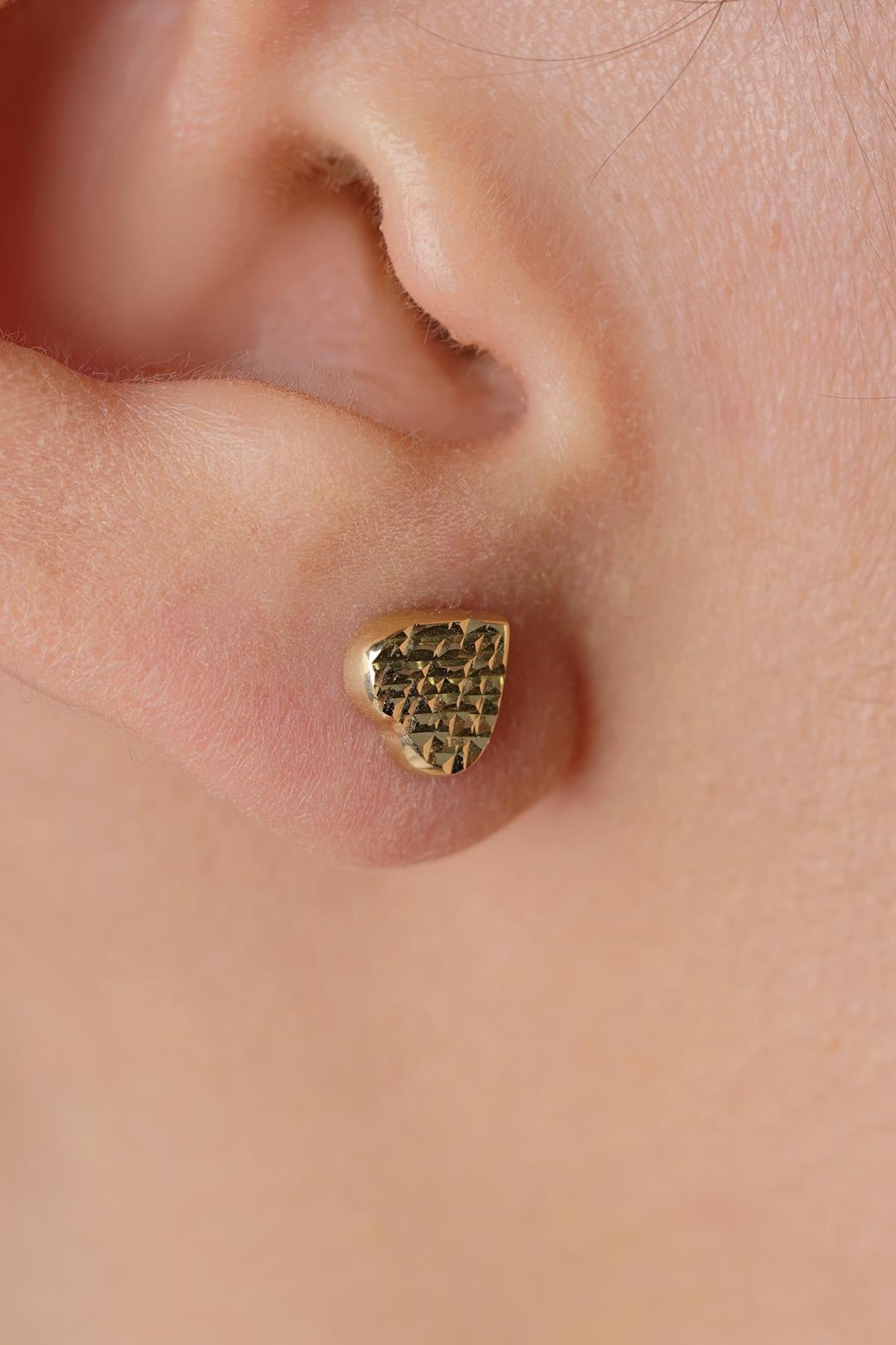 14ct Gold Textured Heart Stud Earrings