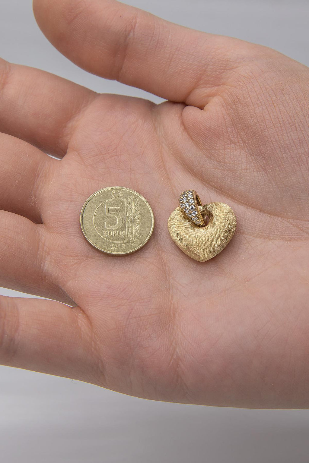 14ct Enchanting Heart Pendant