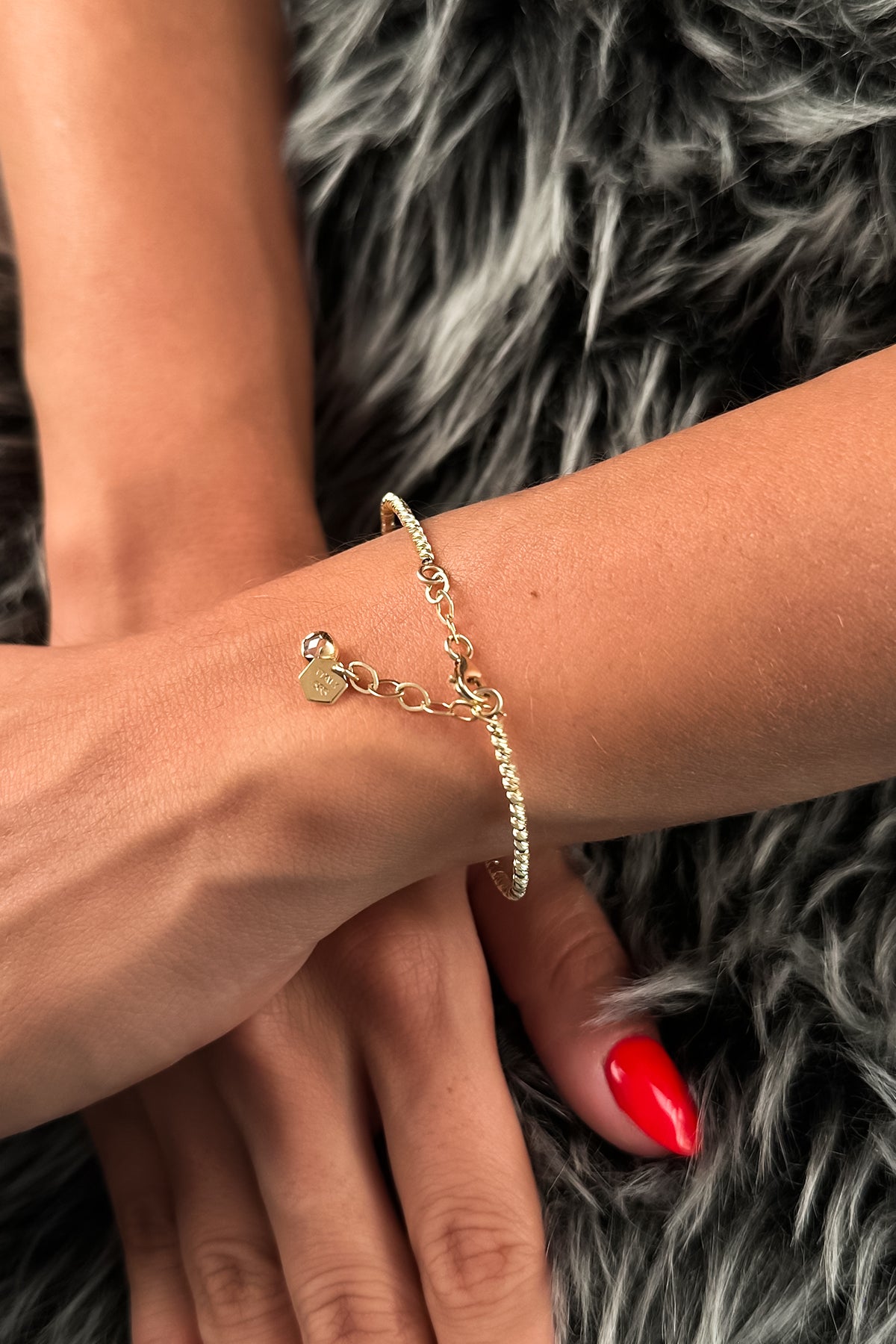 14ct Gold 1 Row Dorica Cuff Bracelet