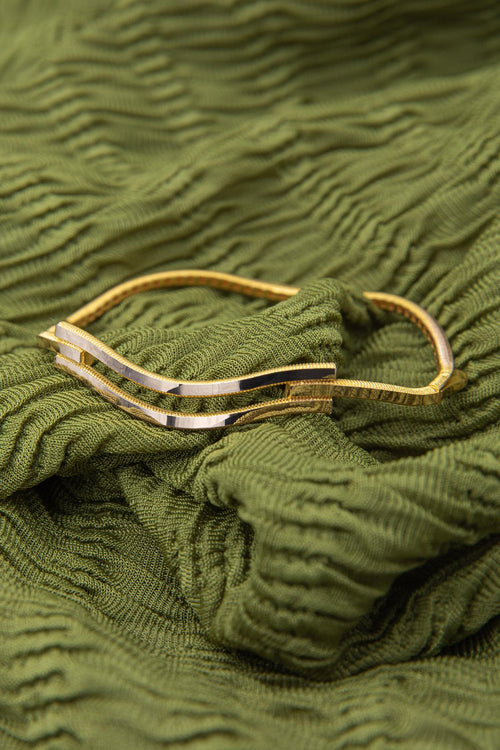 14ct Gold  22ct Looking Wavy 2 Rows Of Ribs Bangle