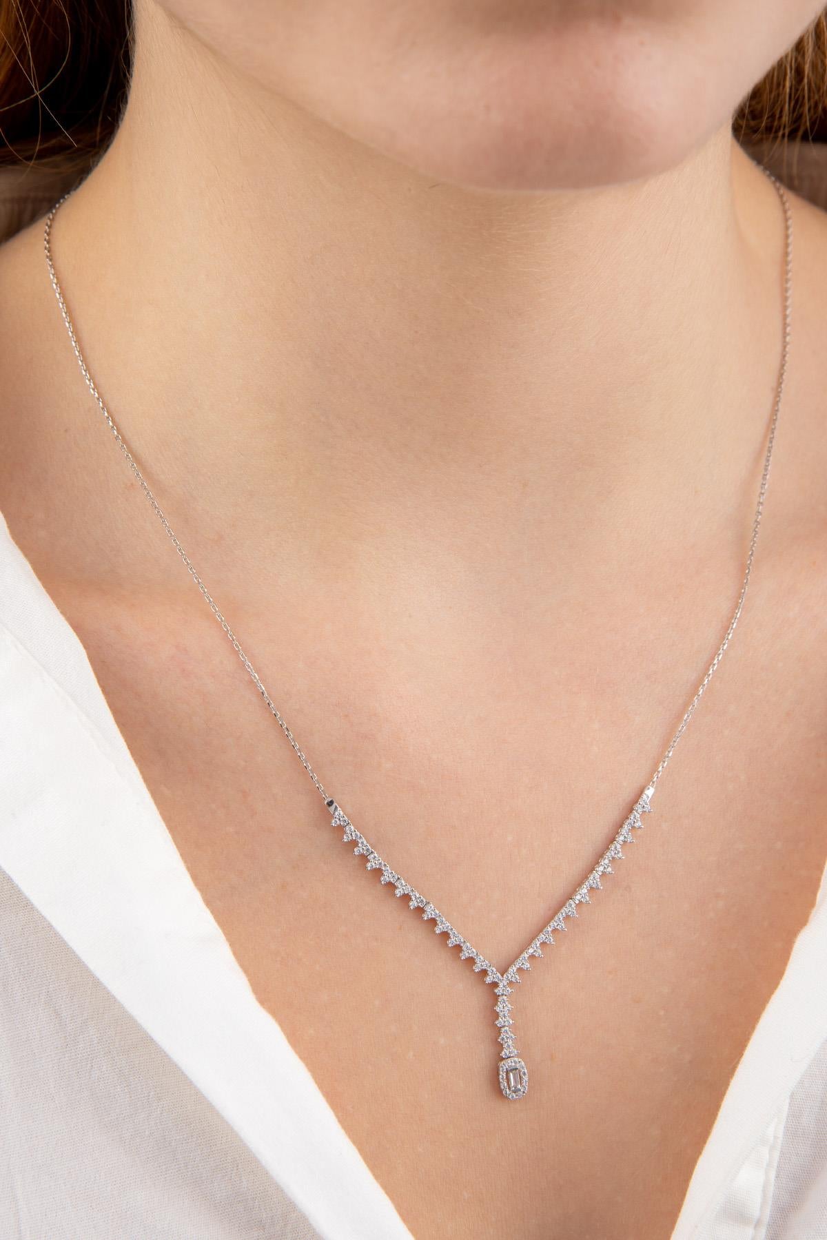 14ct Gold Baguette Detailed  Necklace