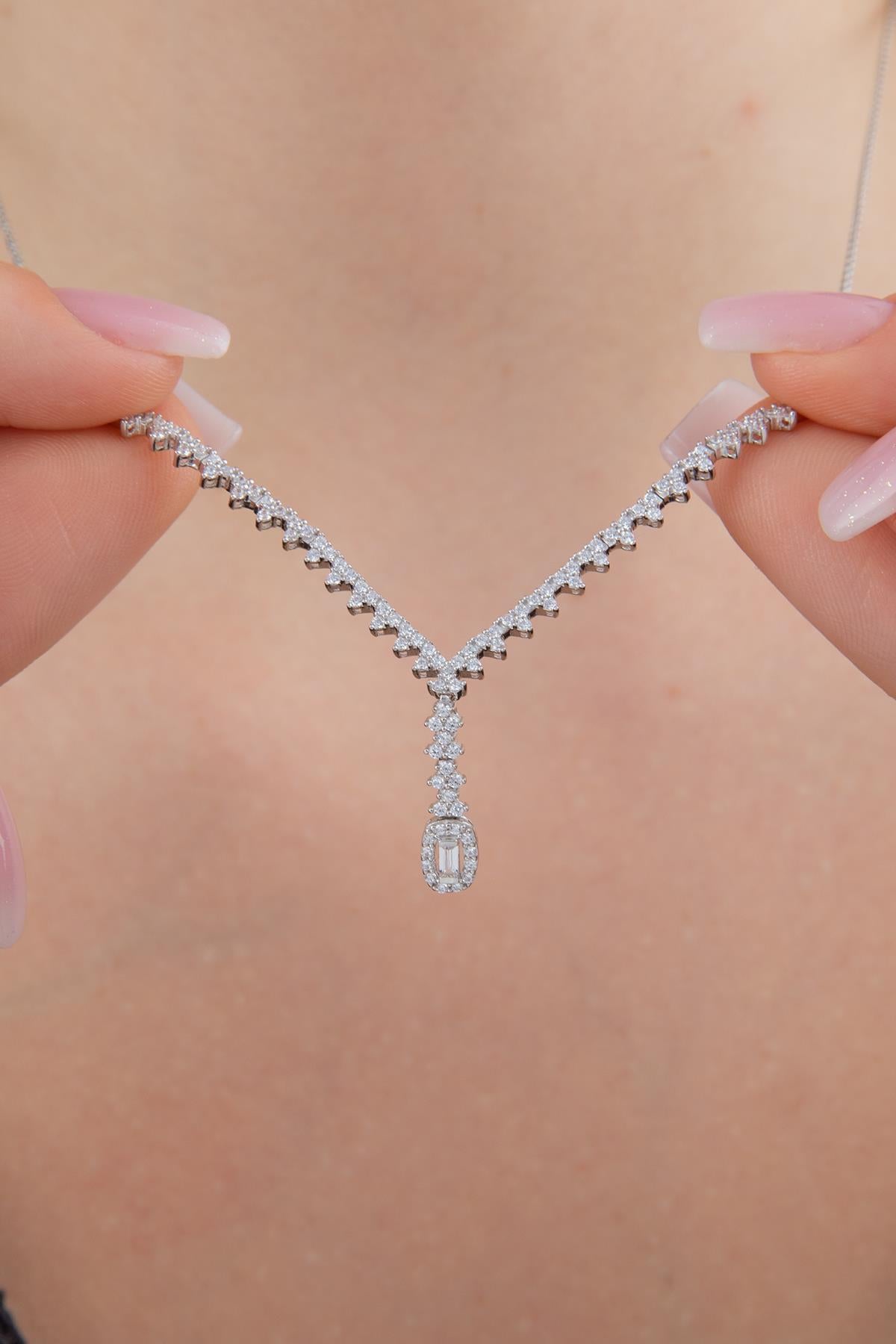 14ct Gold Baguette Detailed  Necklace