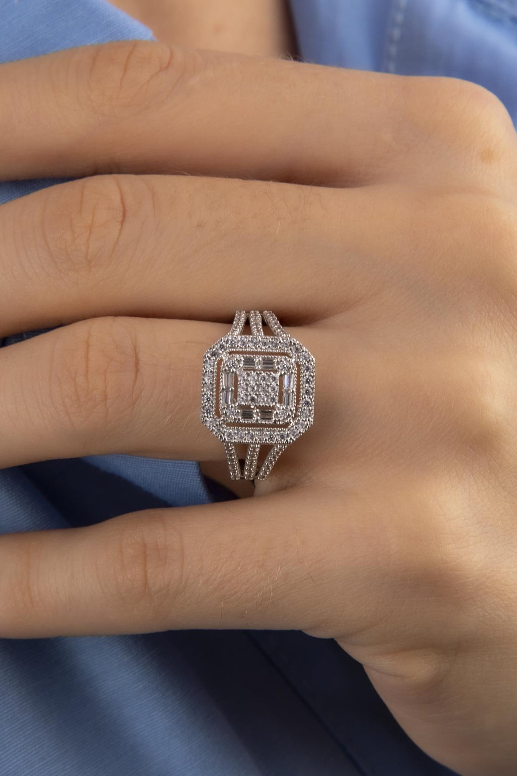 14ct Gold Baguette Square Row Ring 2