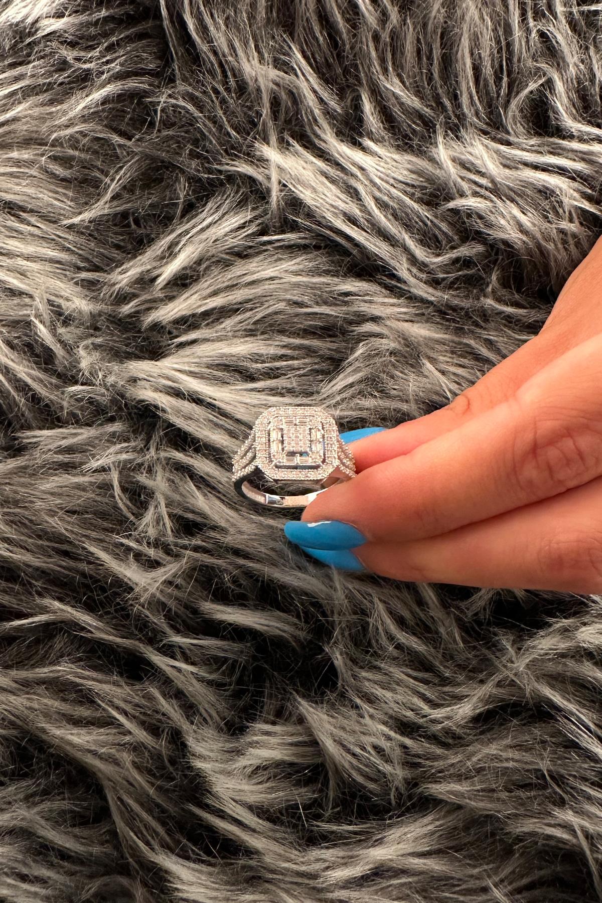 14ct Gold Baguette Square Row Ring 2