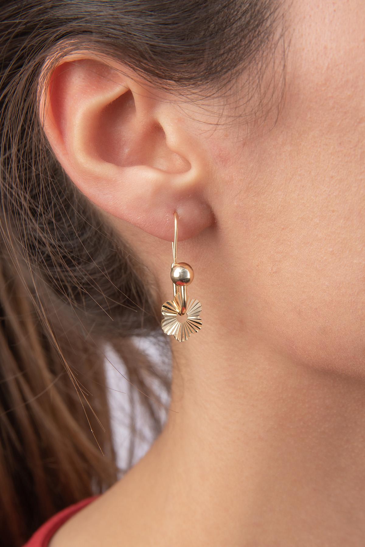 14K Gold Brighting Daisy Earrings