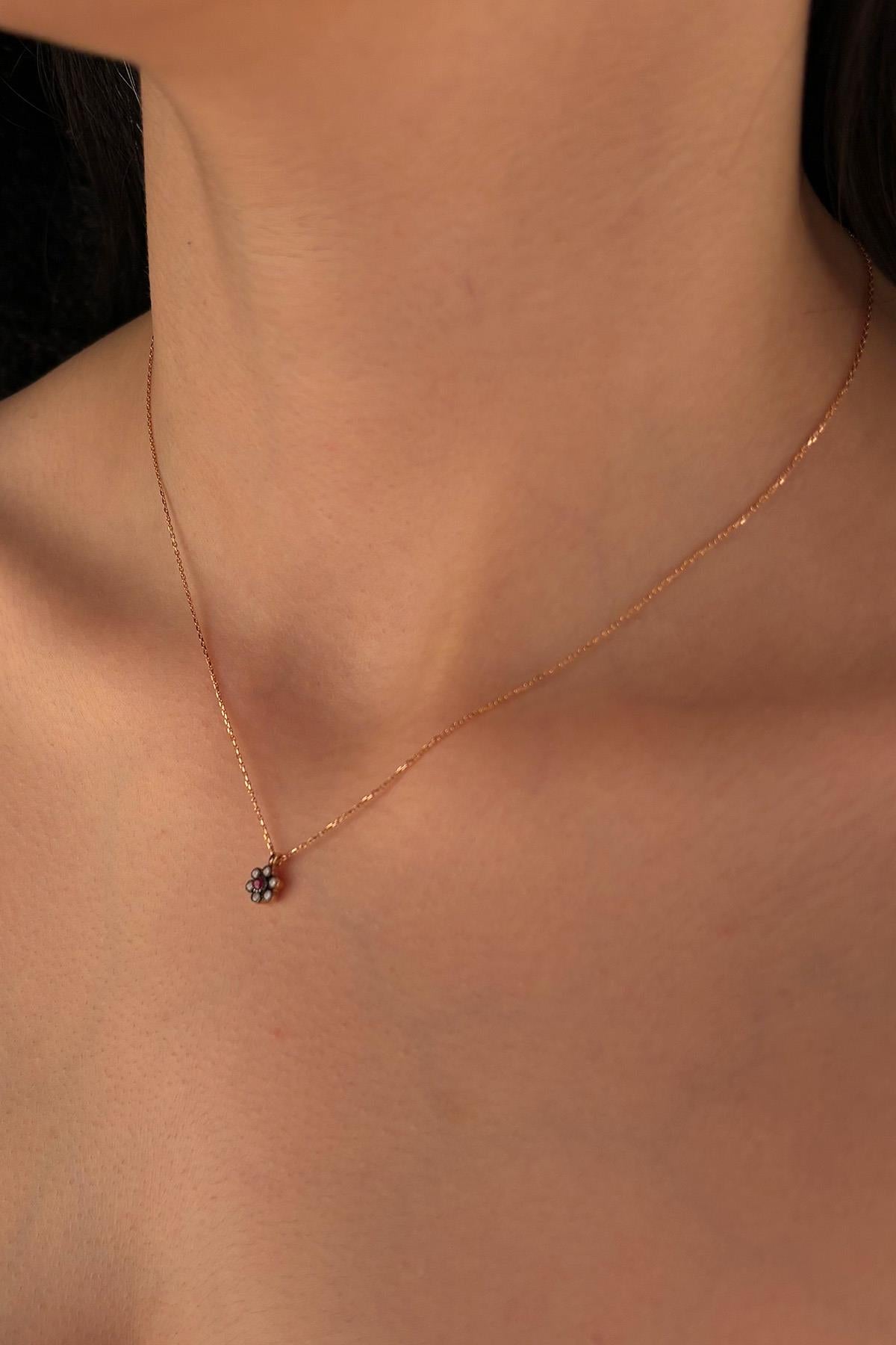 14K Gold Burgundy Stone Daisy Shape Set