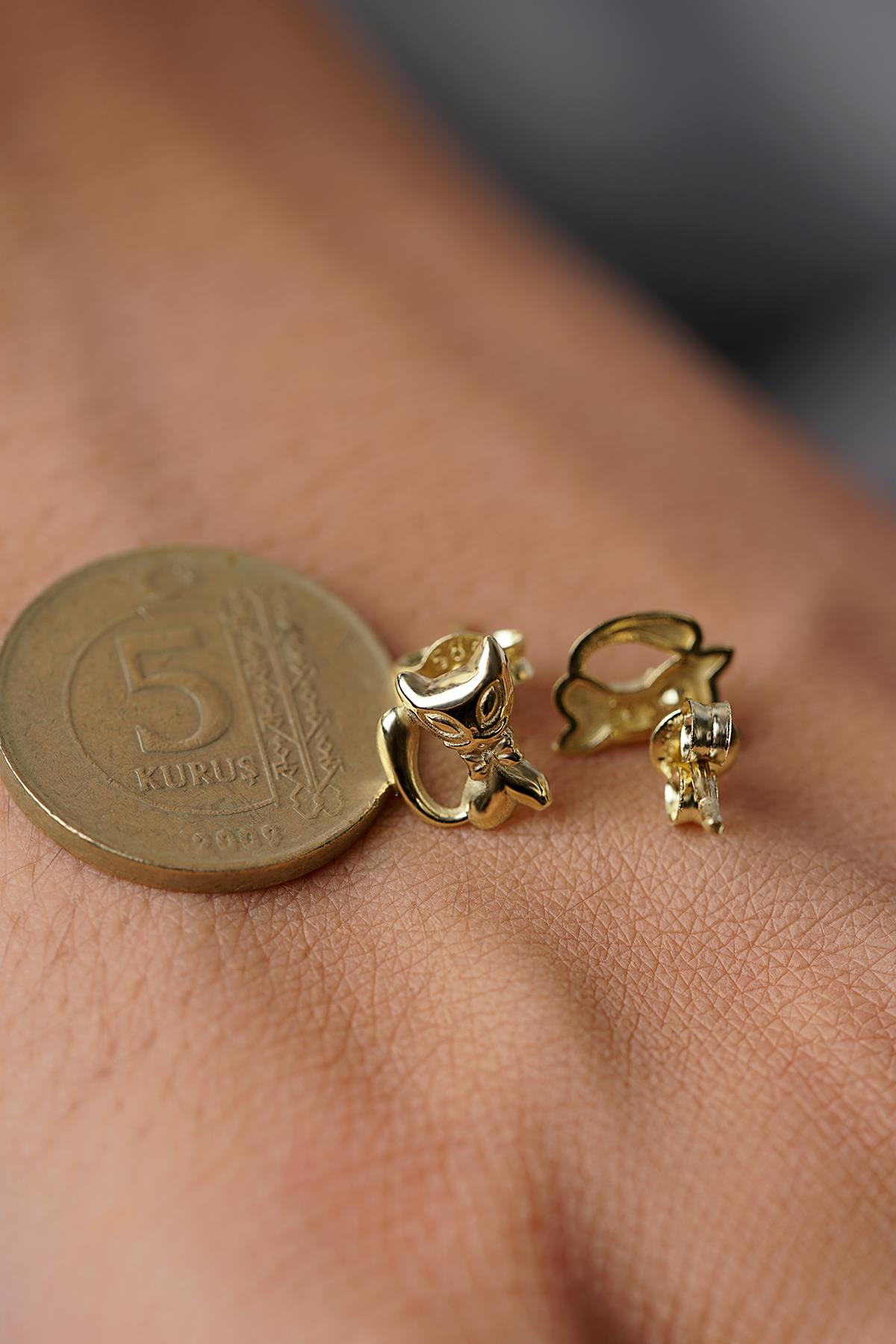 14ct Gold Cat Shaped Stud Earrings