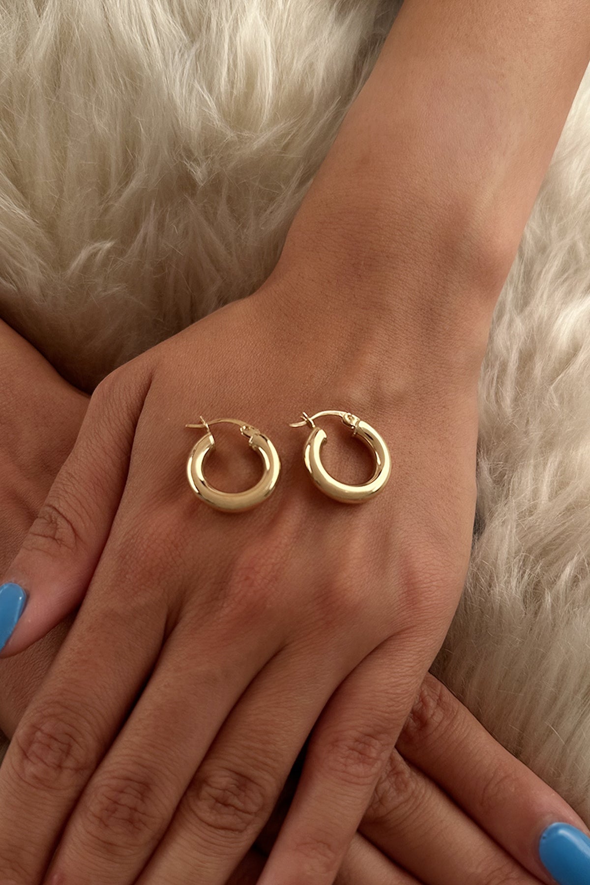 14K Gold Chunky Tube Earrings 8
