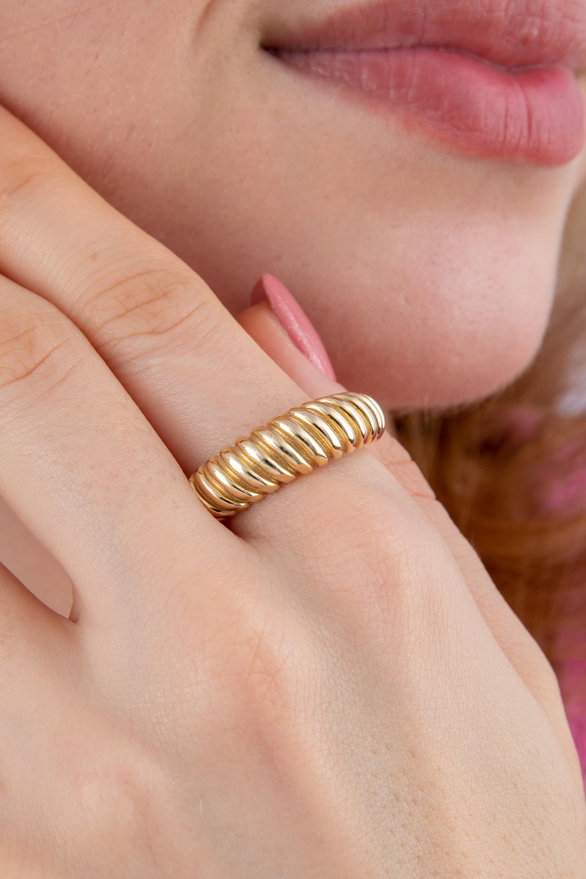 14ct Gold Croissant Ring