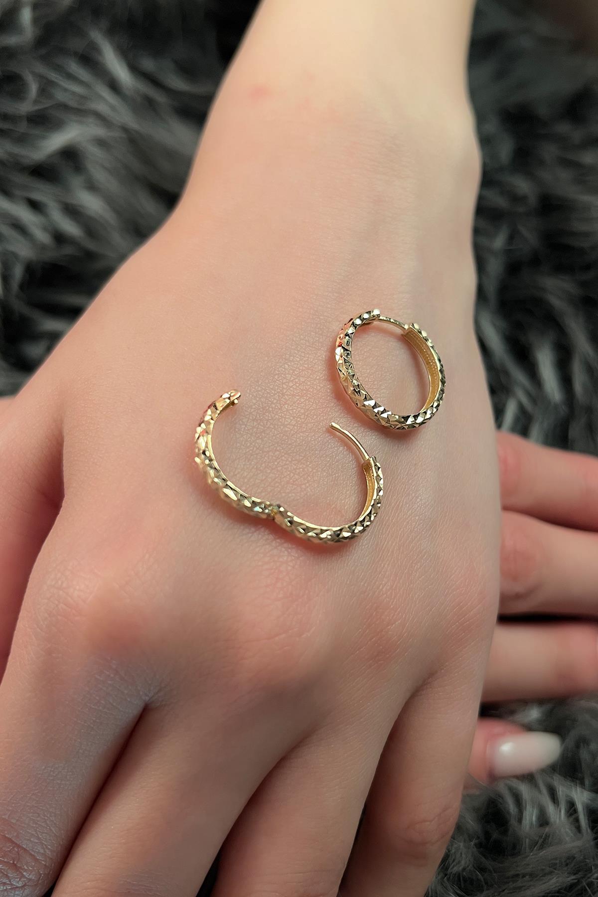 14ct Gold Diamond Cut Huggie Earrings 5