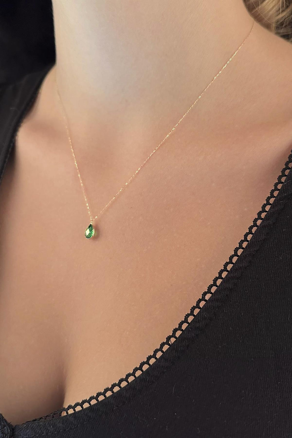 14ct Gold Emerald Stone Drop Shape Necklace