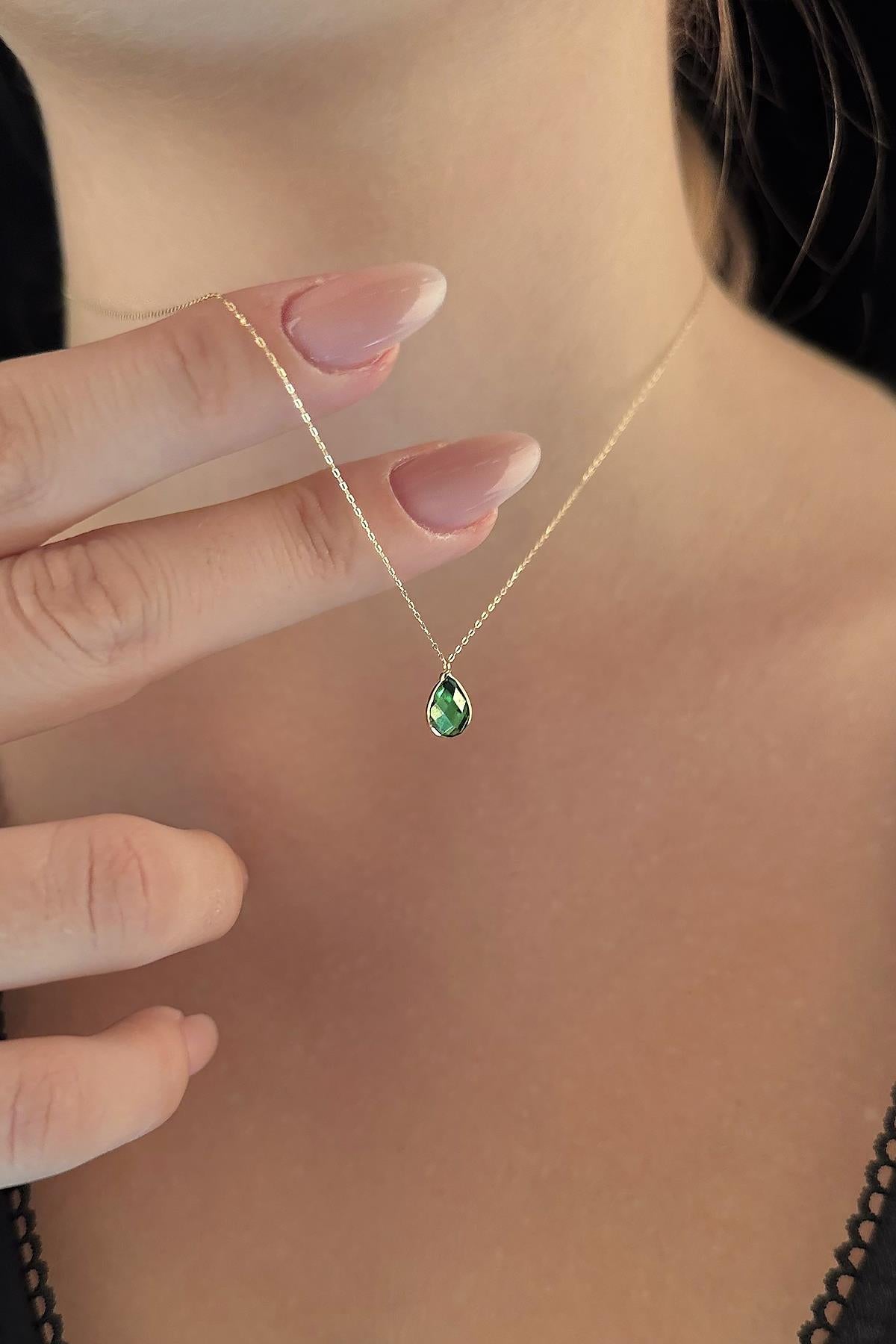 14ct Gold Emerald Stone Drop Shape Necklace
