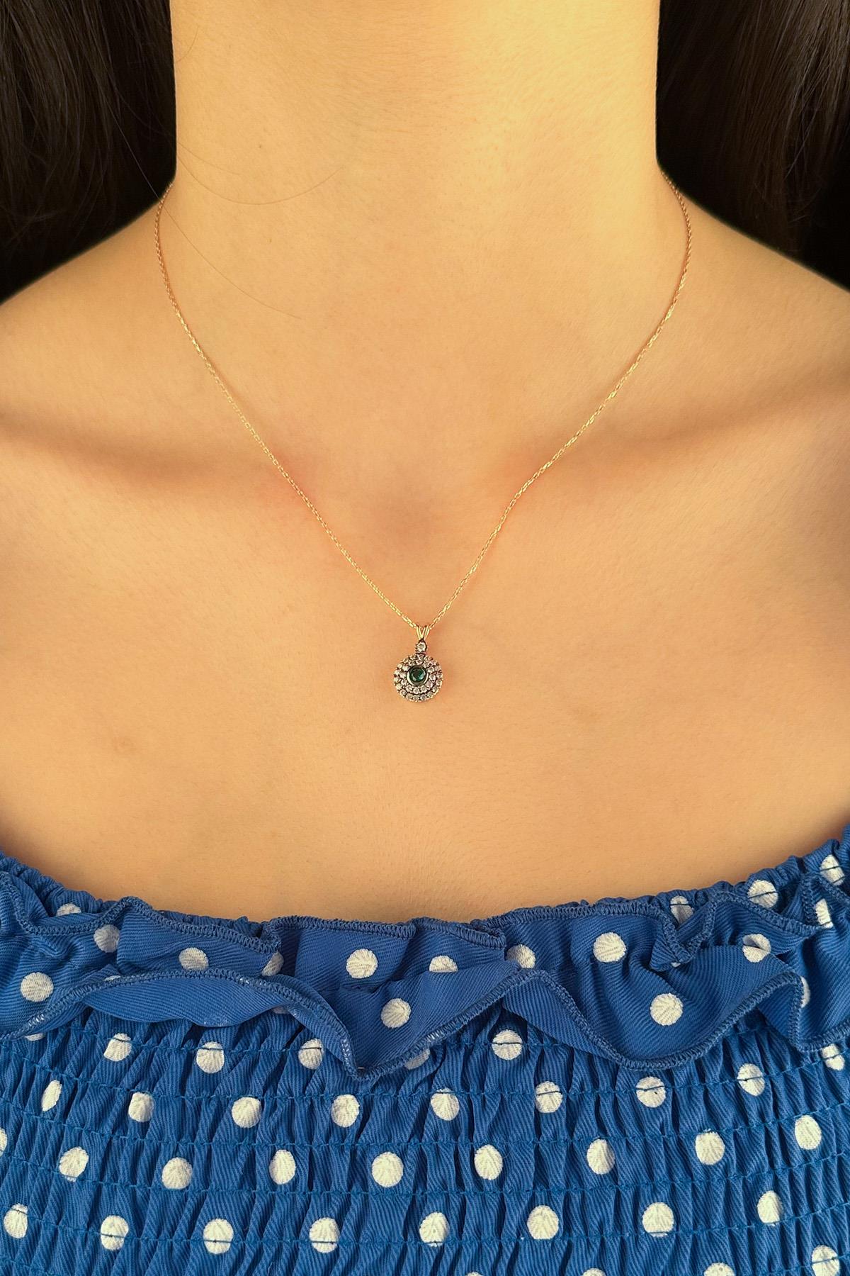 14K Gold Emerald Stone Round Necklace