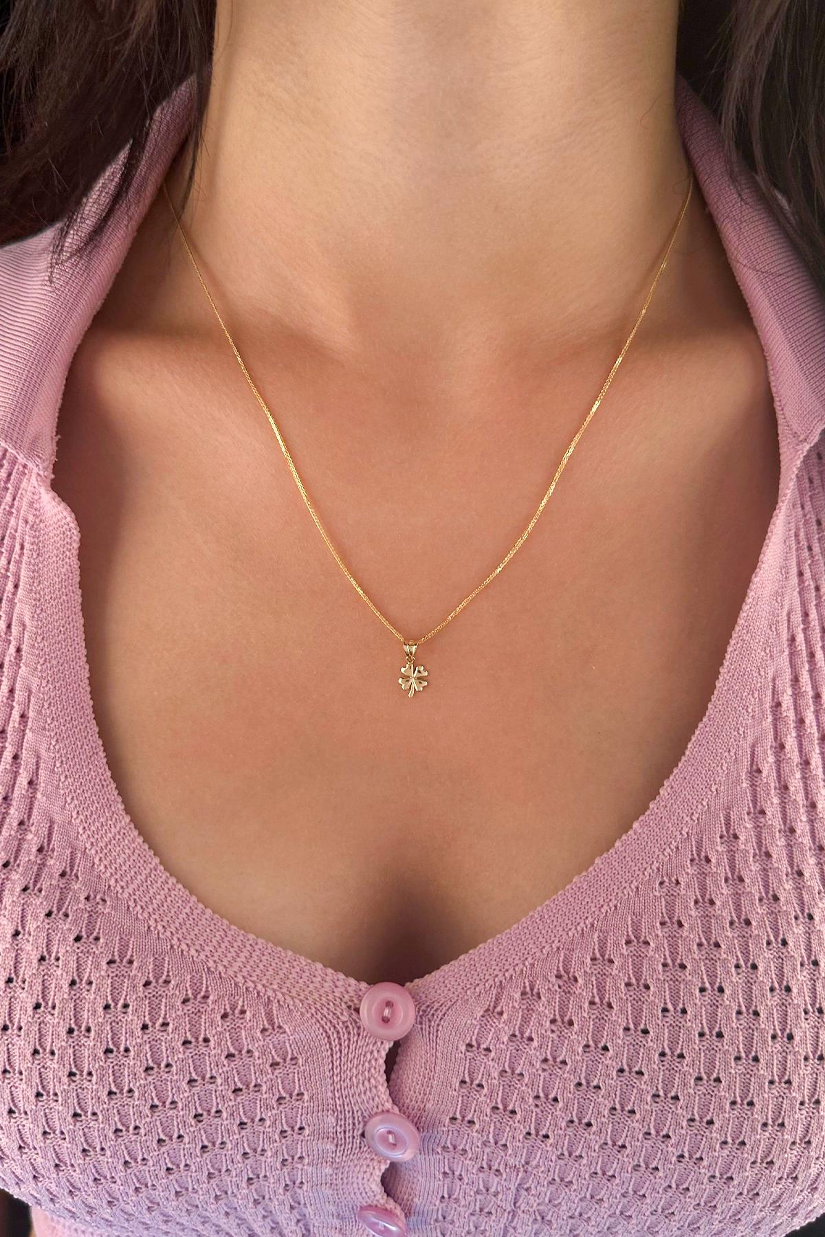 14ct Gold Fine Foxtail Clover Necklace