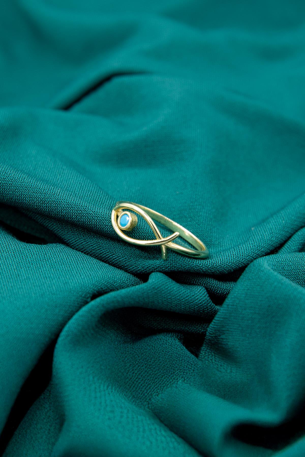14K Gold Fish Shaped Ring With Big Turquoise Stone